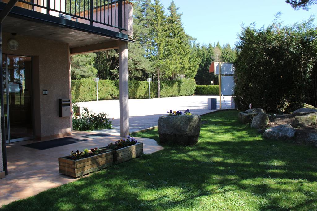 Hotel Restaurant Logis La Meridienne Anglards de Saint Flour Exterior photo
