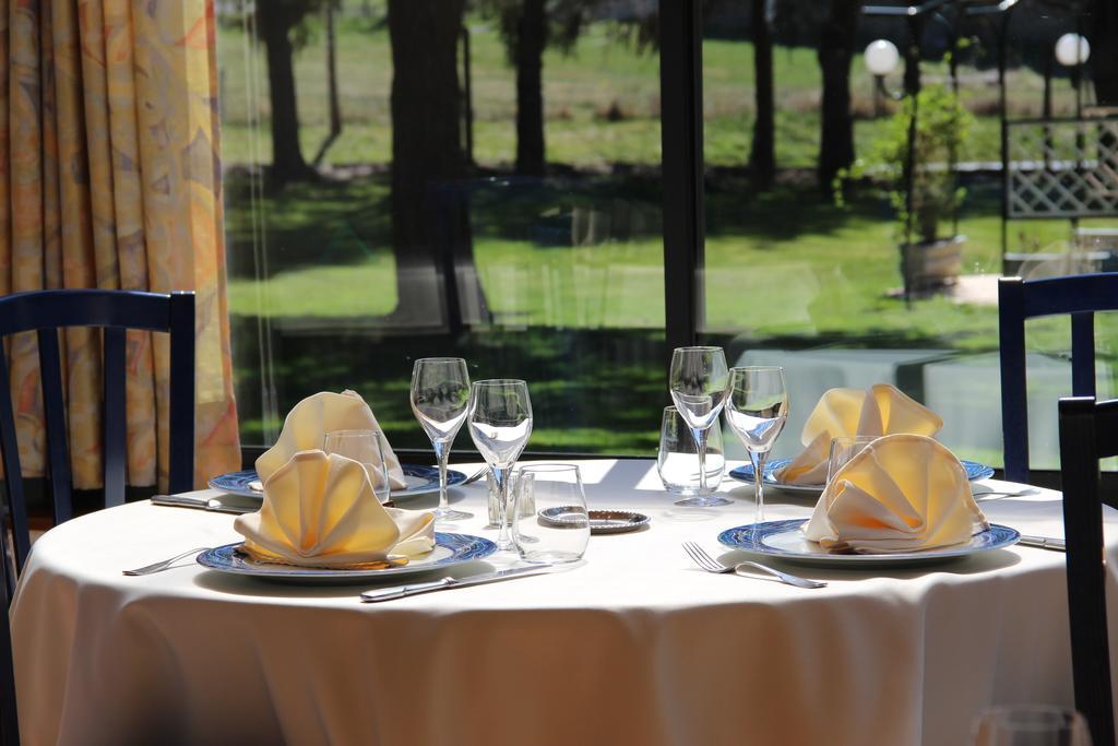 Hotel Restaurant Logis La Meridienne Anglards de Saint Flour Exterior photo