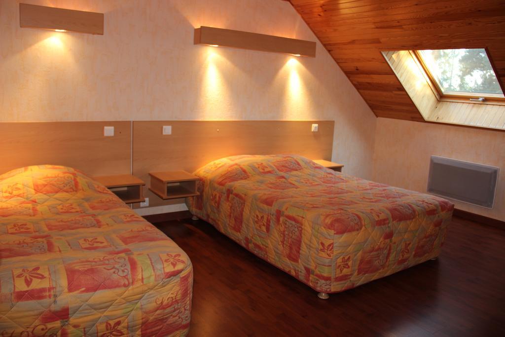 Hotel Restaurant Logis La Meridienne Anglards de Saint Flour Room photo