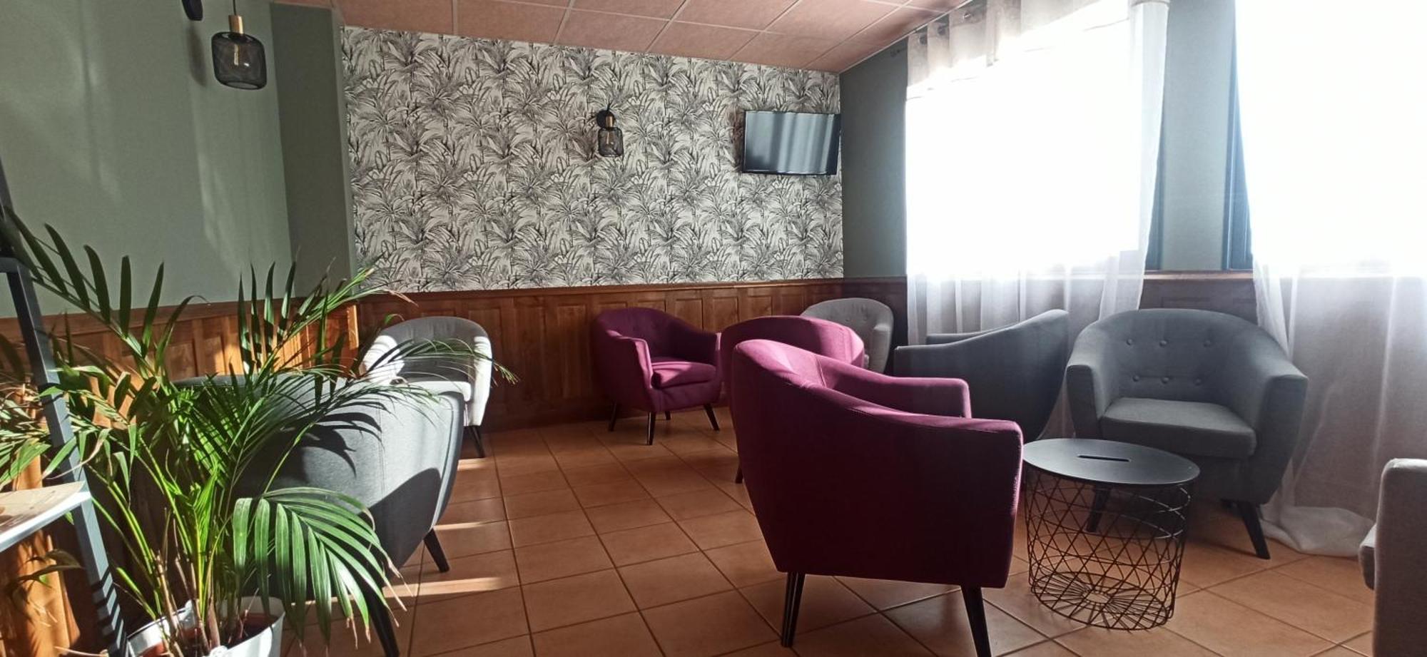 Hotel Restaurant Logis La Meridienne Anglards de Saint Flour Exterior photo