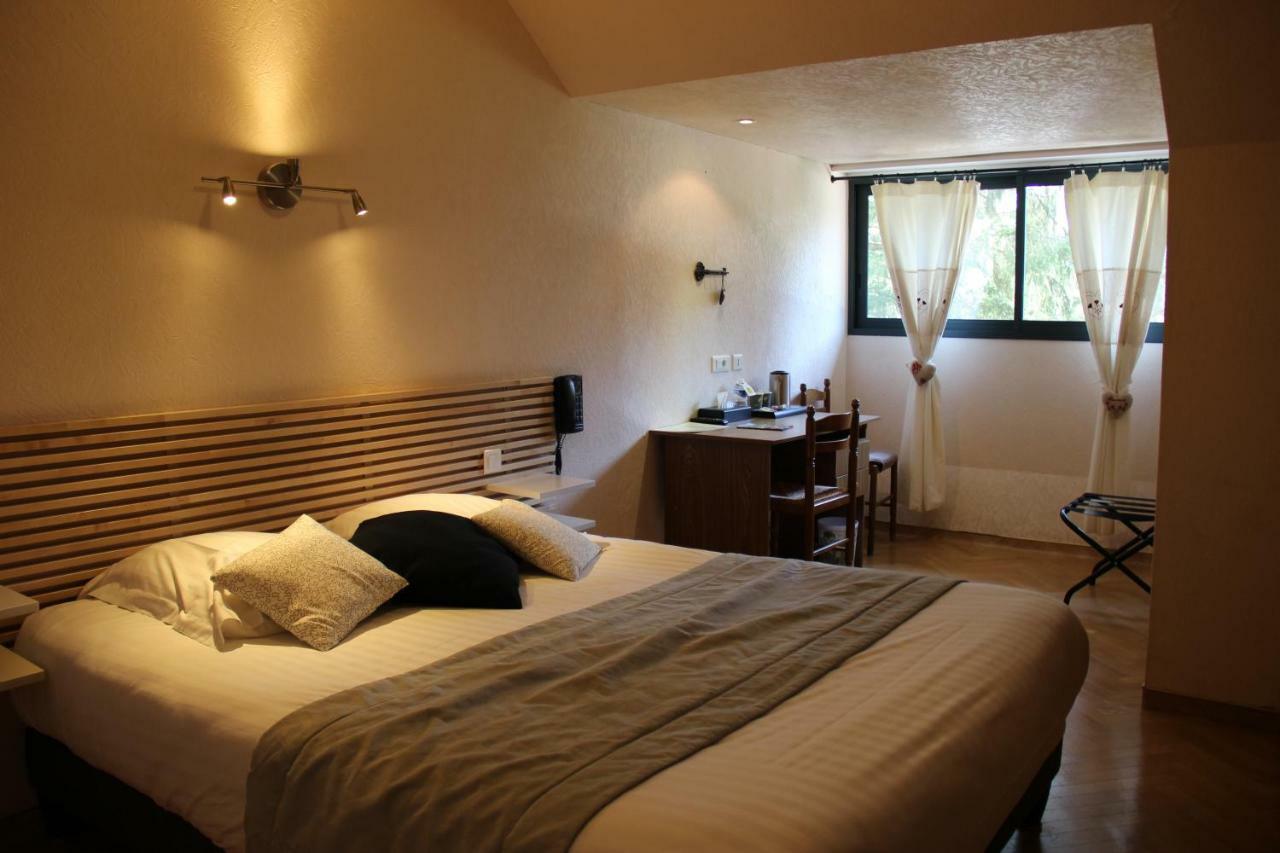 Hotel Restaurant Logis La Meridienne Anglards de Saint Flour Exterior photo